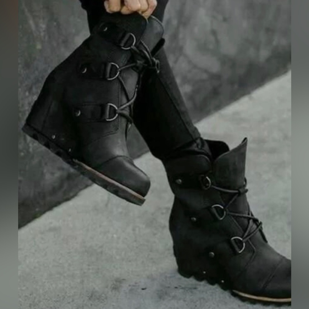 Sorel Joan of Arctic Wedge lace up boots Black